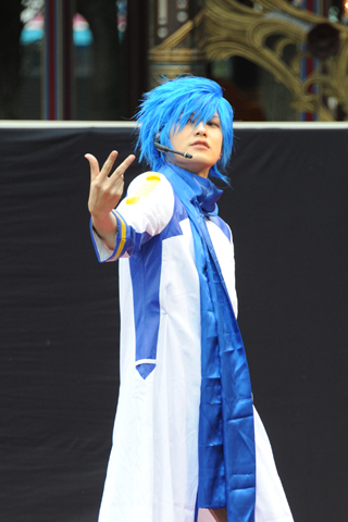 【江南体育平台】田海蓉流苏外套短皮裤 新造型优雅时髦抢尽风头